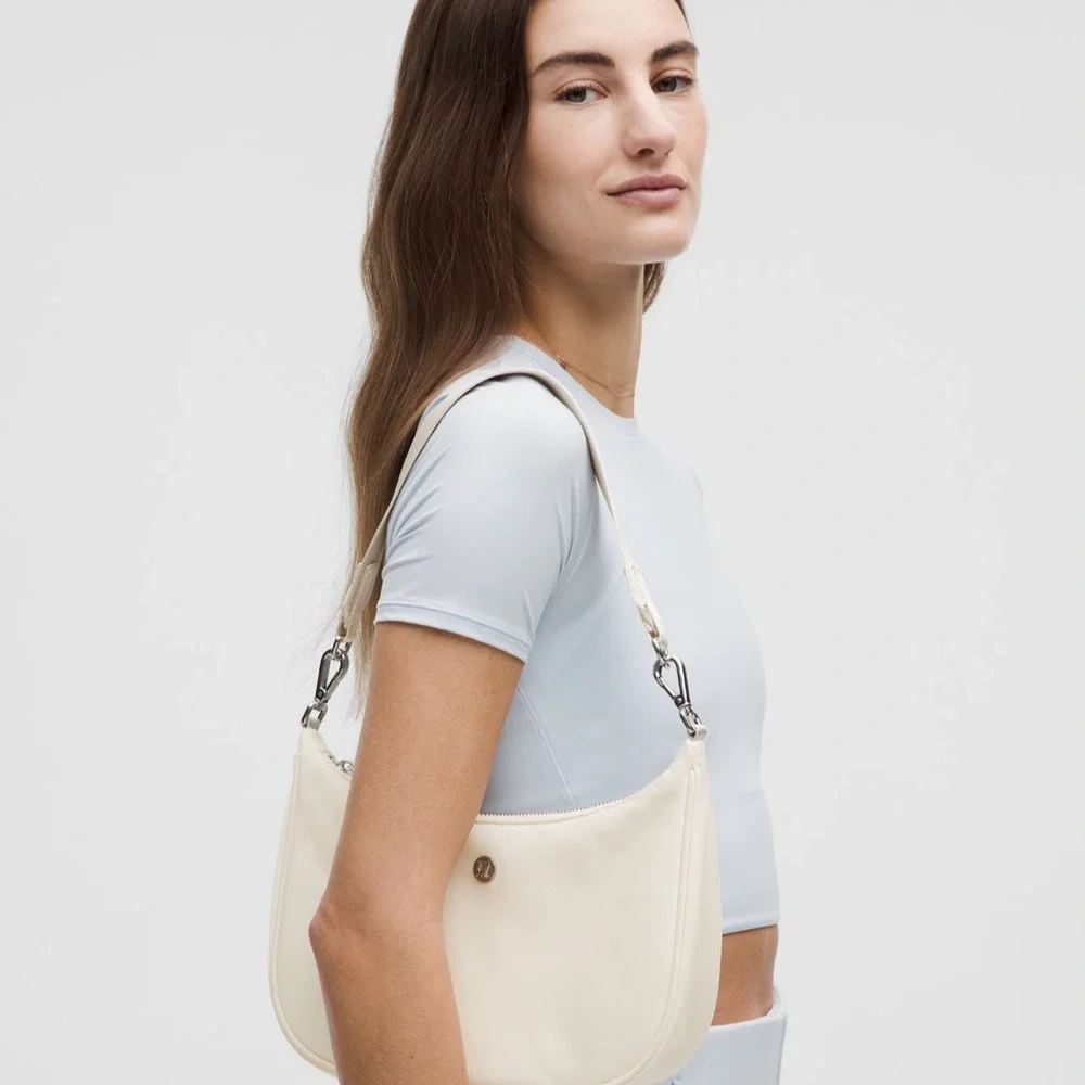 NWT Lululemon City Essentials Small Shoulder Bag 3L Ivory - Picture 6 of 6